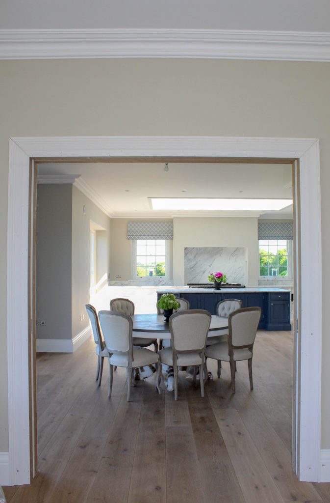 Open plan dining room and kitchen