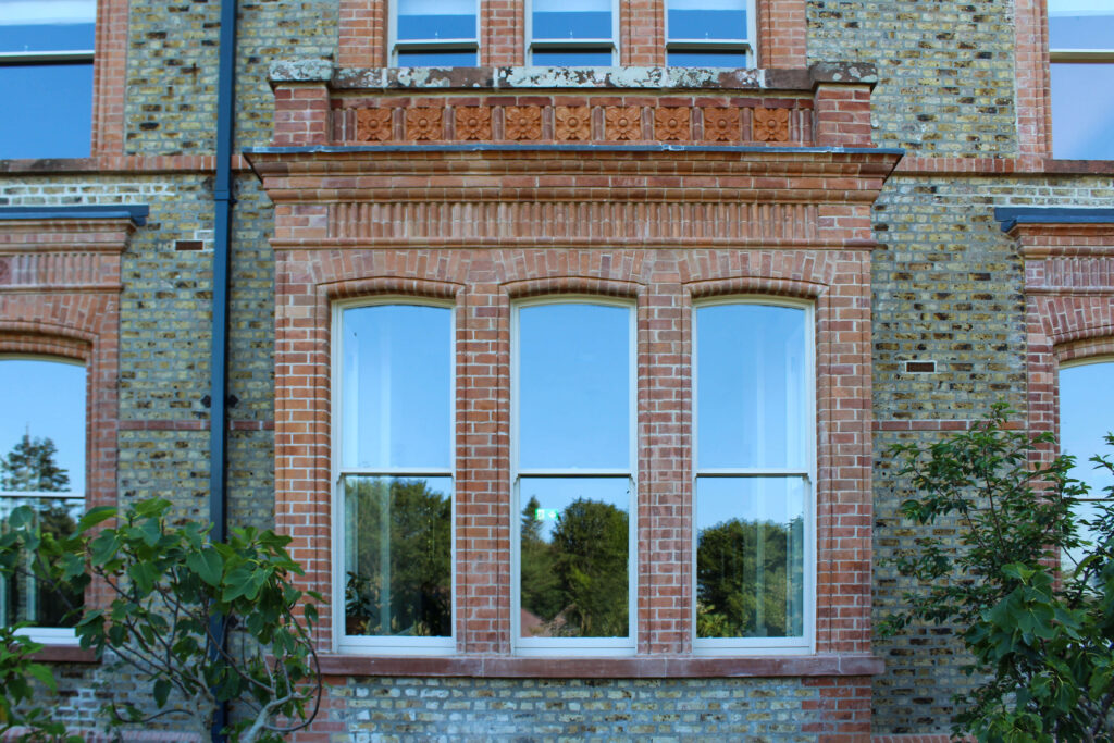 Omos Millbrook house windows